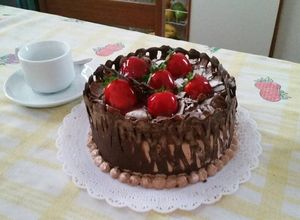 Foto de Bolo de chocolate com mousse de morango