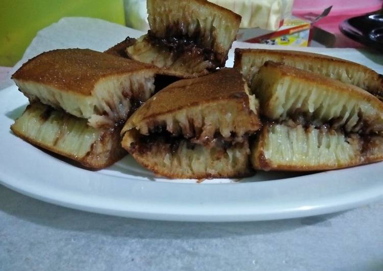 Resep Martabak manis teflon (tanpa telur), Lezat Sekali