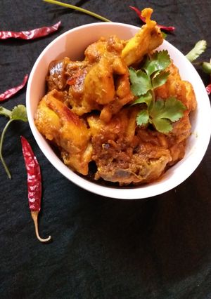কোলাপুরি সুখা চিকেন রেসিপির প্রধান ছবি