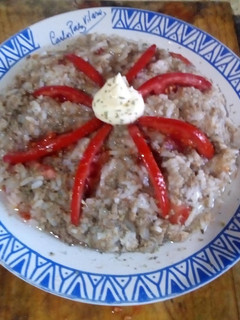 Una foto de Ensalada de arroz, grated de sardina y tomate