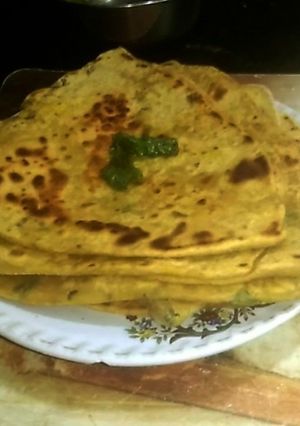 A picture of Pudina Parathas.