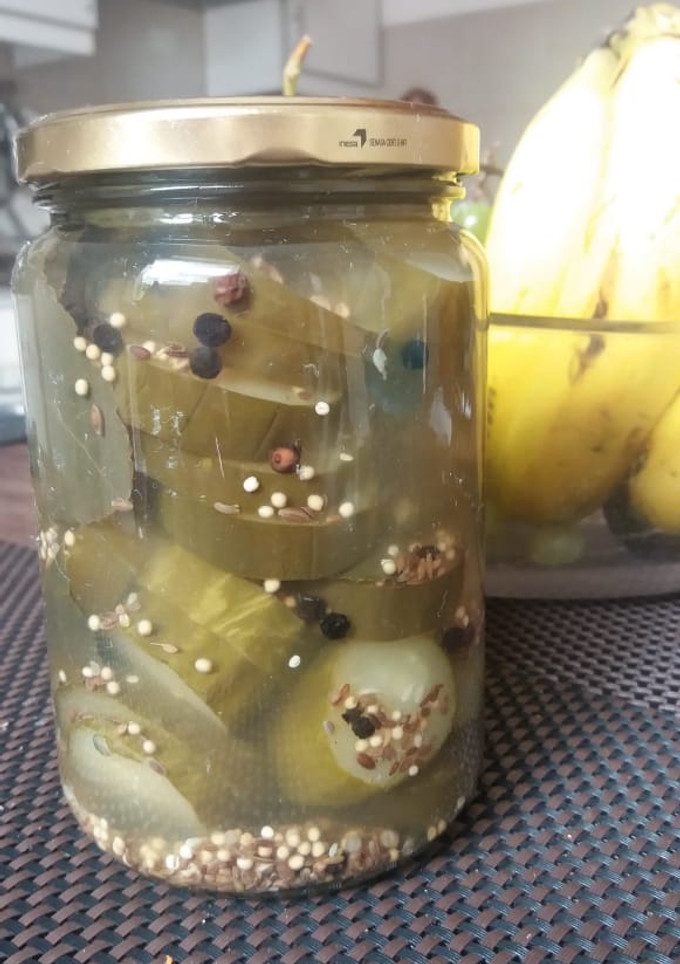 Una foto de Pepinos en vinagre