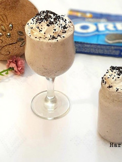 A picture of Oreo creamy smoothie.