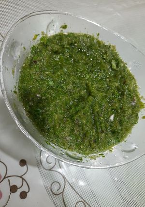 A picture of Pudina dhaniya ki chutney.