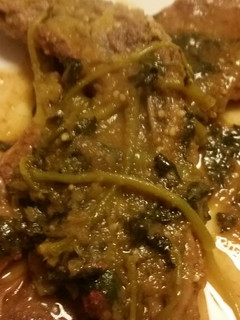 Una foto de Costillas de Res con Chile y Verdolagas a mi manera