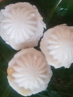 தேங்காய் பூரண கொழுக்கட்டை (Thenkaai poorana kolukattai recipe in tamil) செய்முறை முக்கிய புகைப்படம்