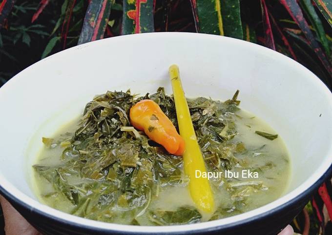 Cara Gampang Menyiapkan Sayur Santan Daun Singkong yang Sempurna