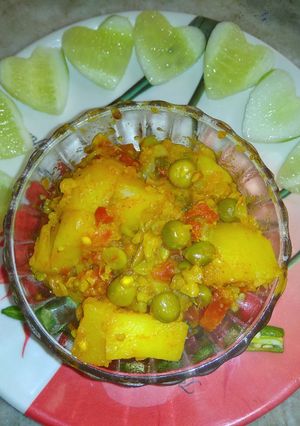 पचरंगी सब्ज़ी (Pachrangi Sabzi recipe in Hindi) रेसिपी मुख्य फोटो
