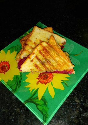A picture of Grilled samosa sandwich.