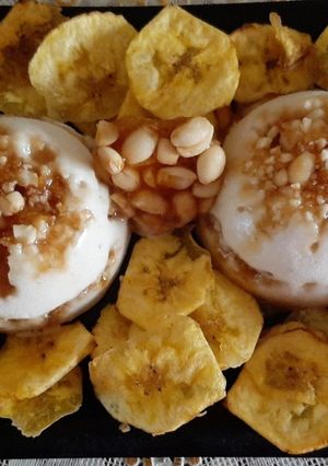 A picture of Banana Peanut Praline Ice Cream With Banana Chips.