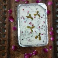 A picture of Bread crumbs kheer.