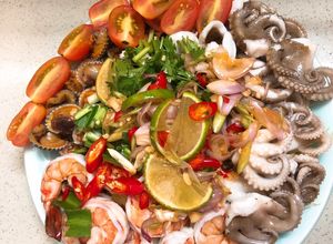 Hình của món Gỏi thái hải sản.