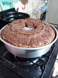 Una foto de Budín de cacao con chocolate rallado 🥧🍫☺️