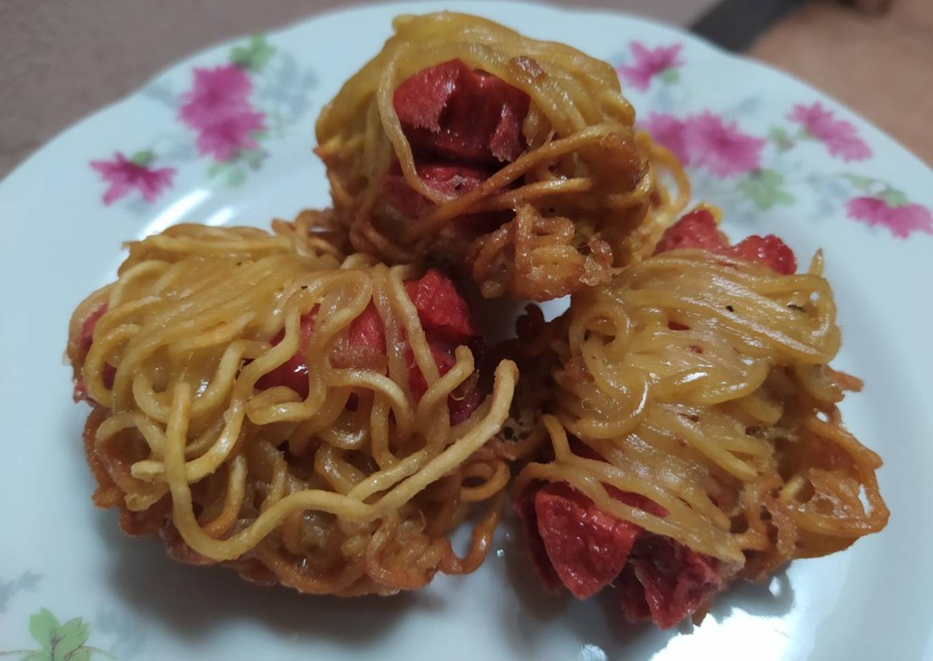 Sosis Gulung Mie (SOGUMI)