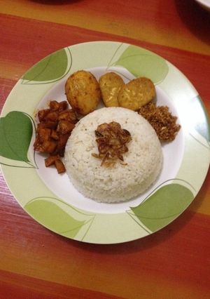Foto resep Nasi Uduk / Sego Gurih ala yangti Aish