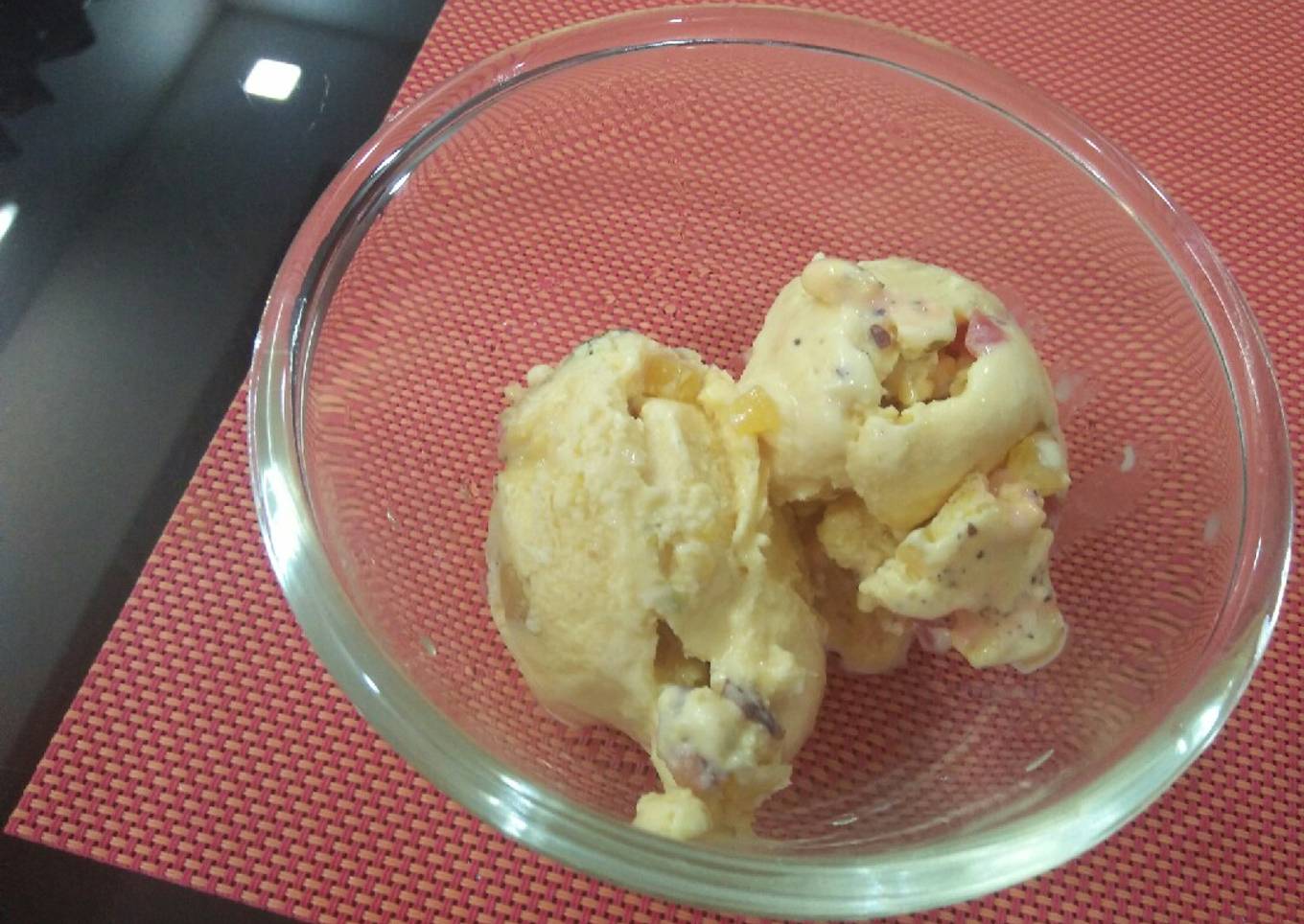 Kesar pista ice cream