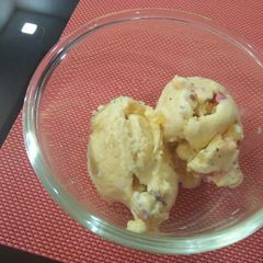 A picture of Kesar pista ice cream.