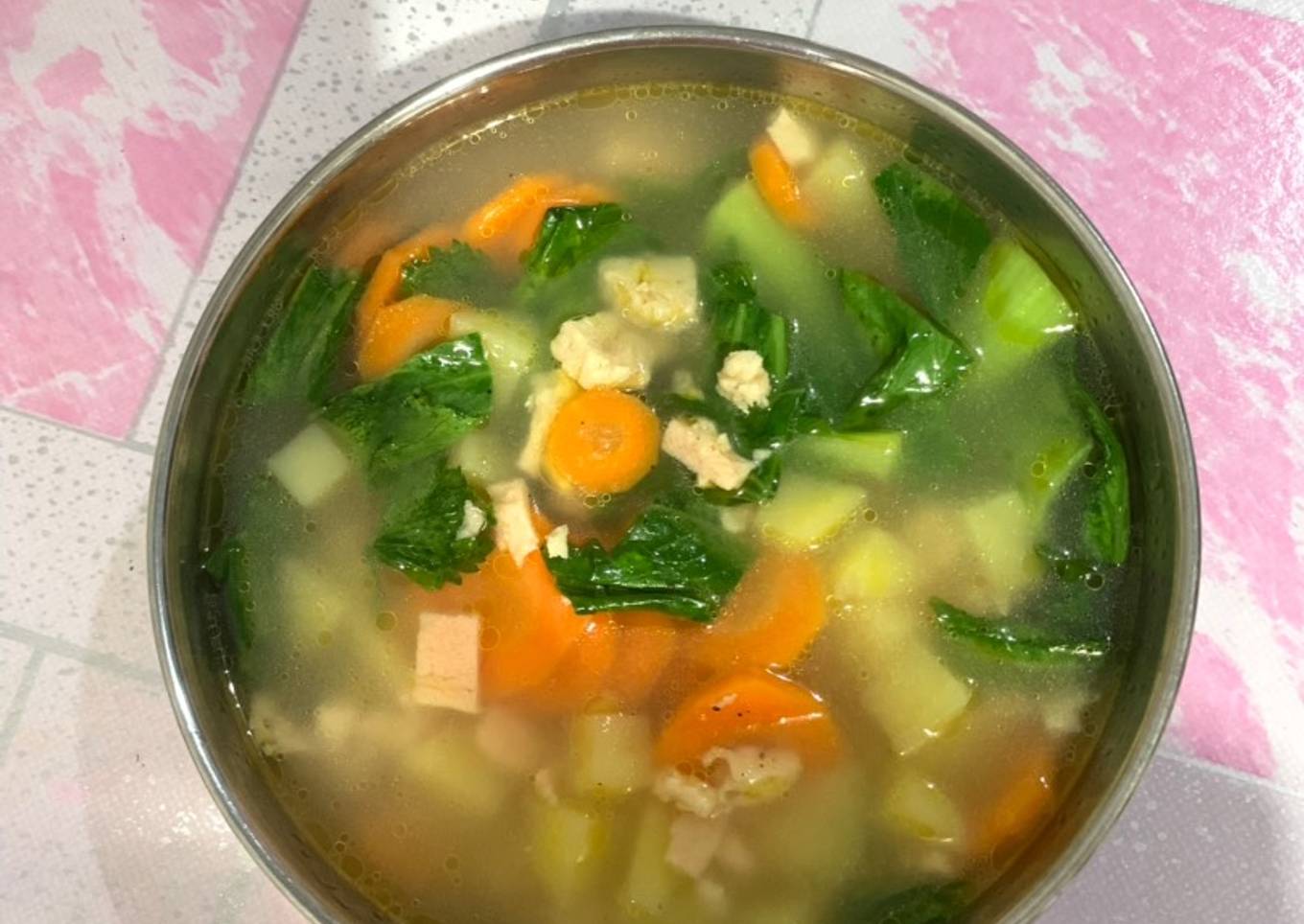 Sop sayur kaldu vegetarian