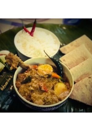 A picture of Gondhoraj Chicken or Lebu-Lanka Chicken Curry.