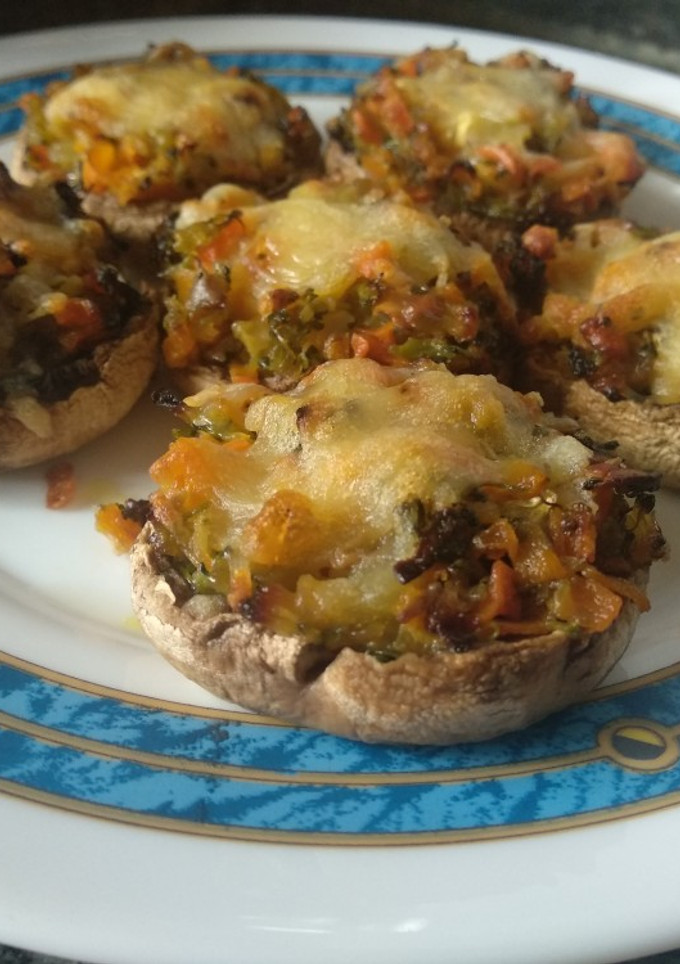 Una foto de Champiñones rellenos de verduras
