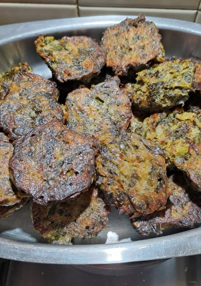 Una foto de Bocadillos de hojas y pencas de acelga al horno