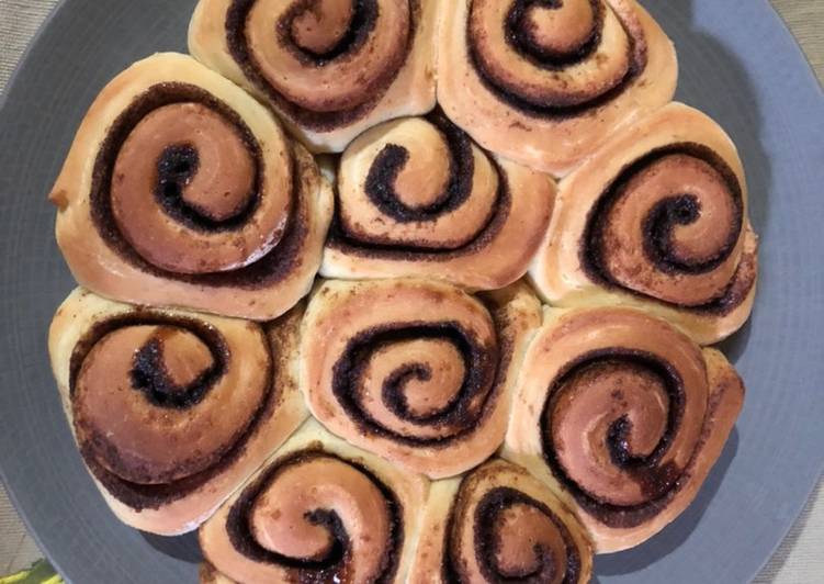 Cinnamon rolls