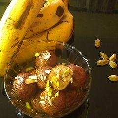 A picture of Banana gulab jamun.