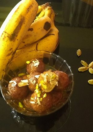 A picture of Banana gulab jamun.