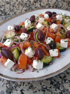 Una foto de Ensalada griega o horiatiki salata