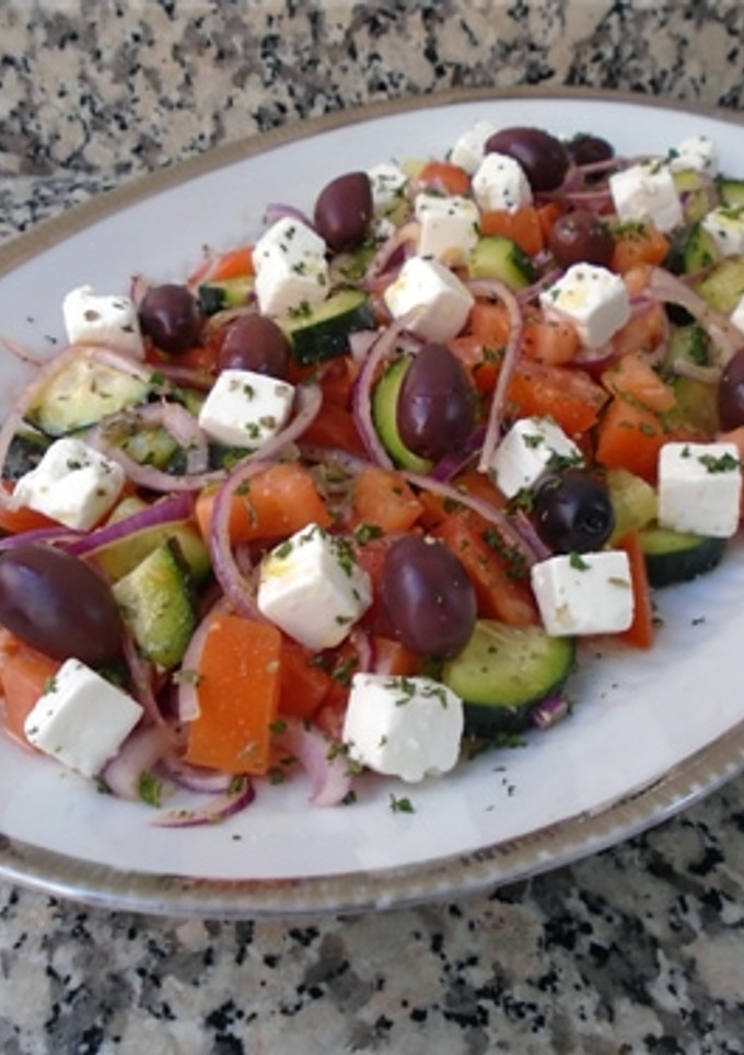 Una foto de Ensalada griega o horiatiki salata