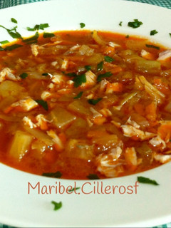 Una foto de Sopa de verduras con caldo de pollo