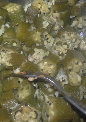 A picture of Vendaikkai curry.
