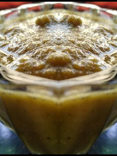 कच्चे आम की खट्टी मीठी चटनी (Kachhe aam ki khatti meethi chutney recipe in hindi) रेसिपी मुख्य फोटो