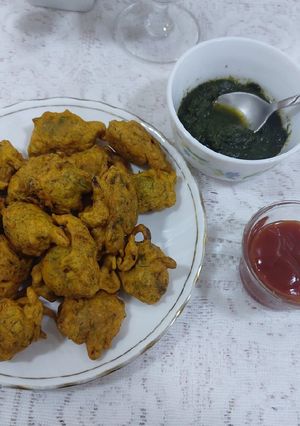 A picture of Onion pakoda.