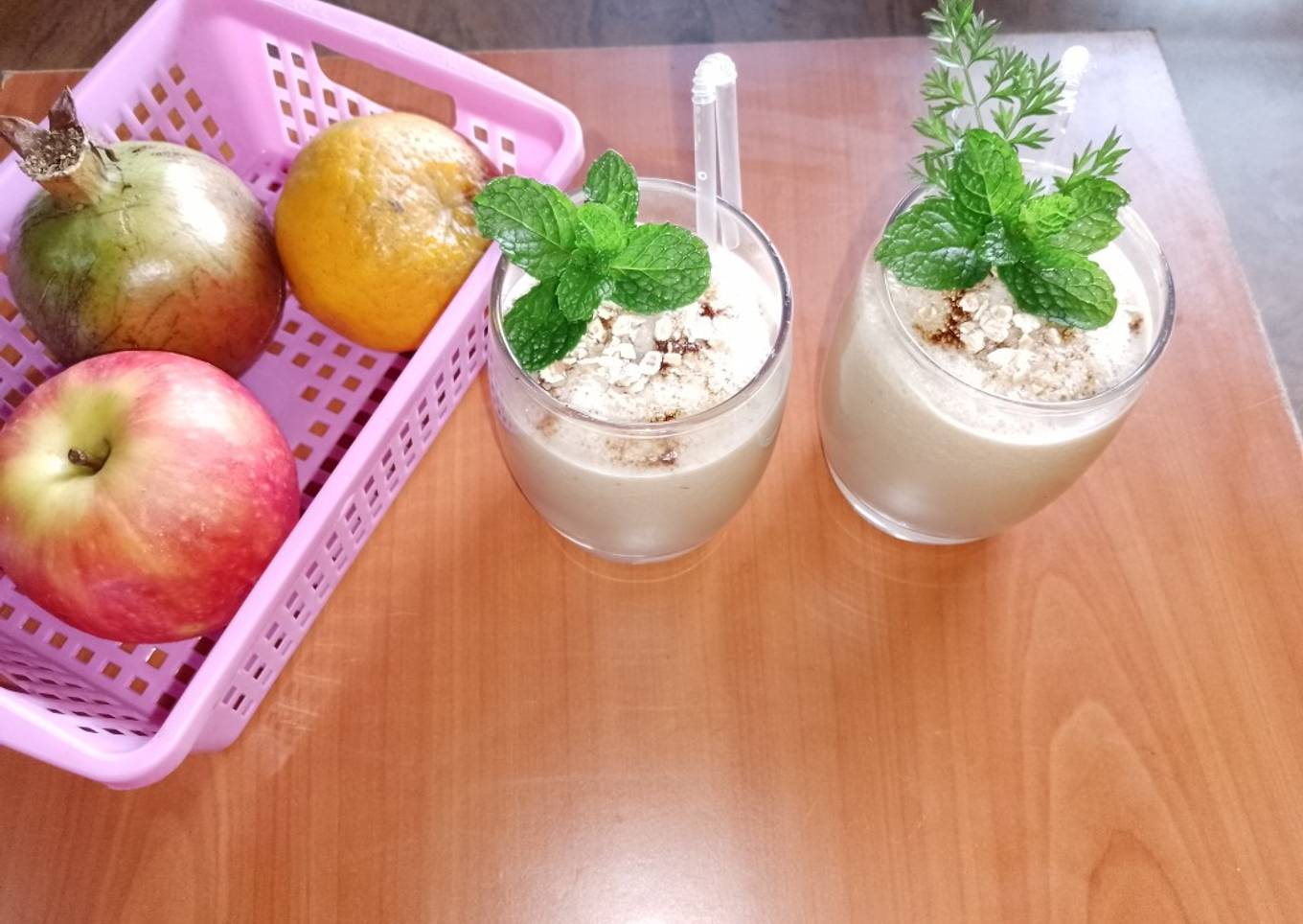 Oats, 🍎 apple, coffee ☕ smoothie