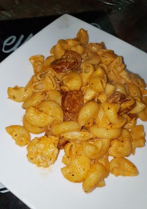 Une photo de Pasta au chorizo et au poulet