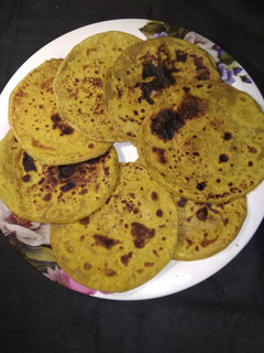 पूरन पोली (Puran poli recipe in Hindi) रेसिपी मुख्य फोटो