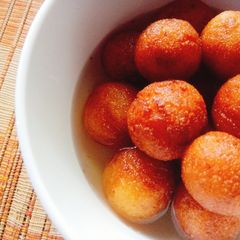 A picture of Suji gulabjamun.