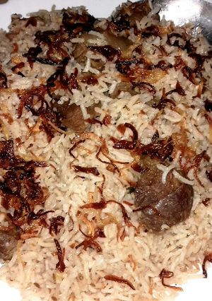 A picture of Yakhni Pulao.