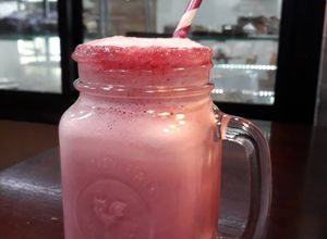 Una foto de Smoothie De Frutilla🍹