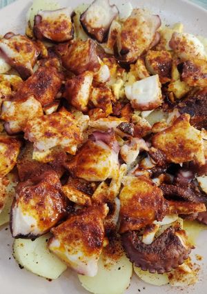 Una foto de Pulpo a la gallega con patatas en conserva