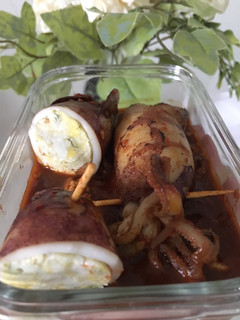 A picture of Stuffed-Squid In Scrambled Egg Sambal Sauce.