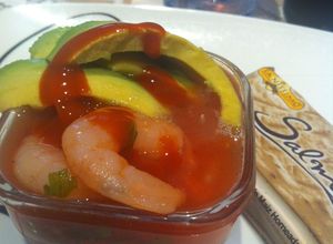 Una foto de Cocktail de camarón para cuaresma
