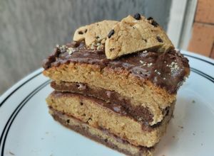 Una foto de Torta de galleta de chispas de chocolate..