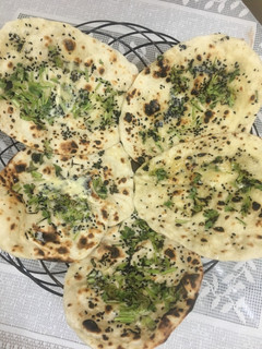 તવા બટર નાન (Tava Butter Naan Recipe In Gujarati) રેસીપી મુખ્ય ફોટો