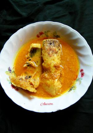 A picture of Dahi katla fish curry.