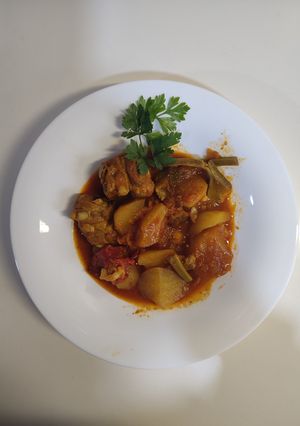 Una foto de Patatas guisadas con costillas. Carmen de Jaén