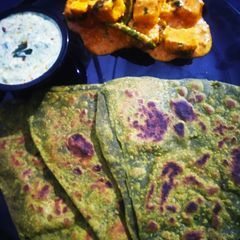 A picture of Bathua Ka Paratha.