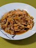 Pollo con repollo, champiñones y garbanzos