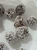 Trufas de tâmara com nozes e cacau (vegana e sem açúcar)